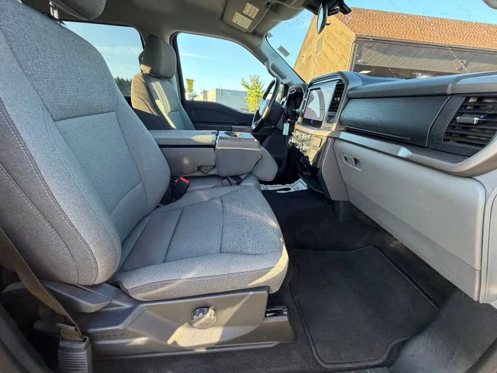 Used 2025 Black Ford XLT image 31