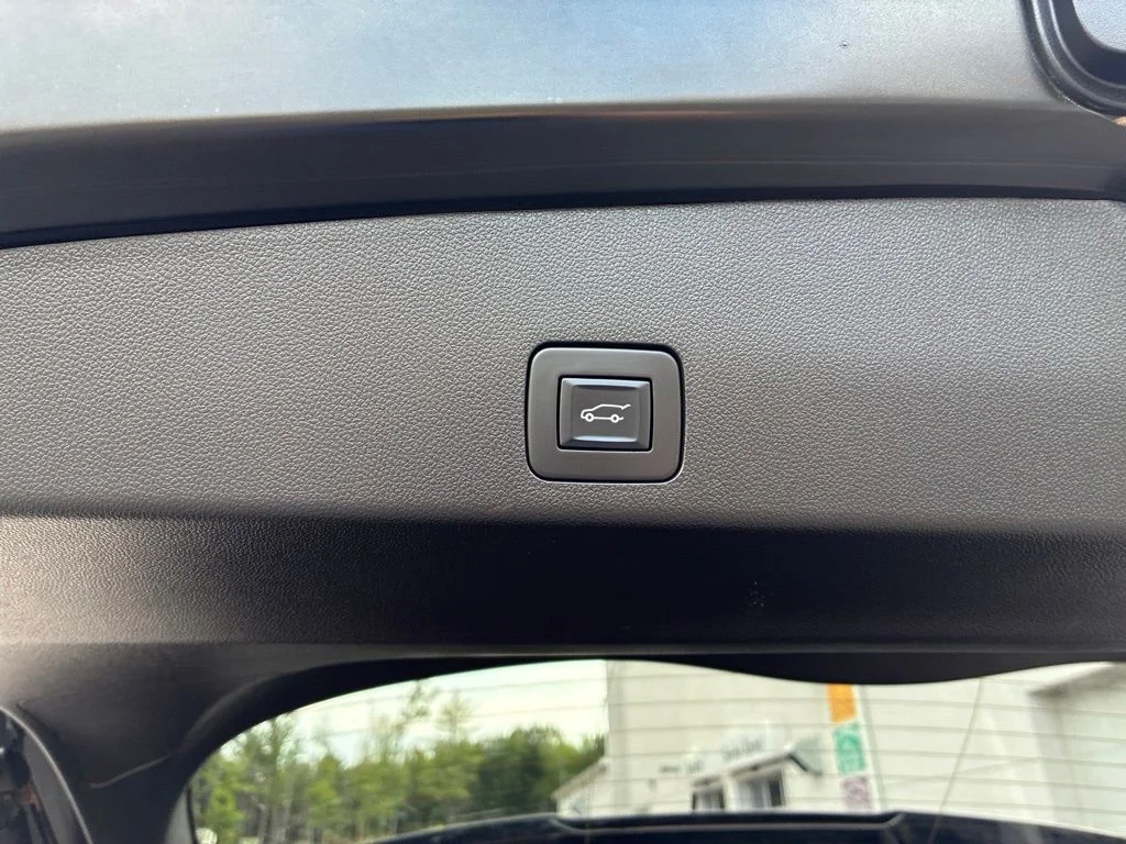 Used 2023 Black Buick Select image 55