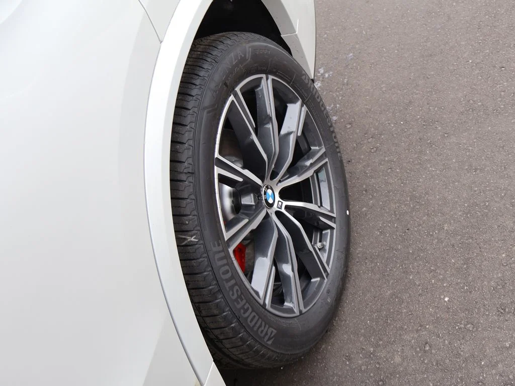 New 2026 White BMW xDrive40i image 41