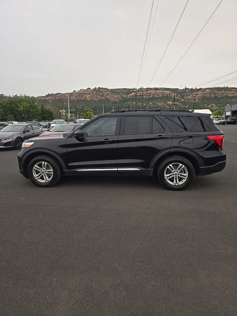 Certified Used 2023 Black Metallic Ford XLT image 6