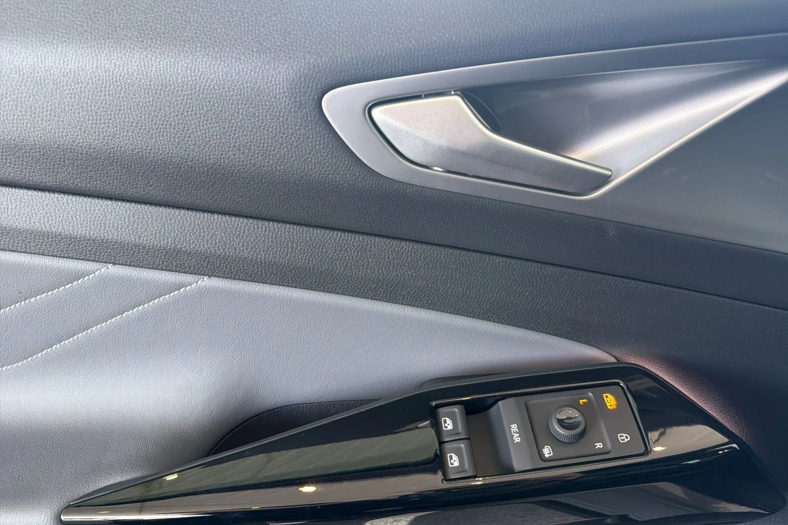 New 2026 Silver Volkswagen Pro S image 10