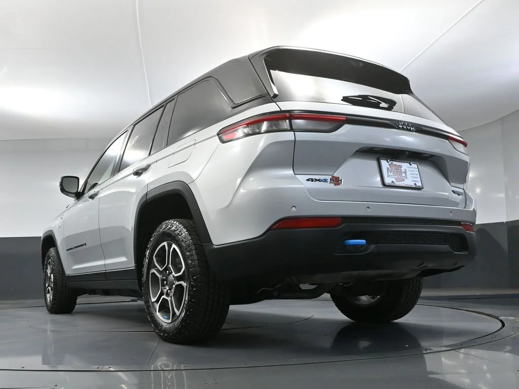 Certified Used 2023 Silver Jeep Trailhawk 4xe image 55