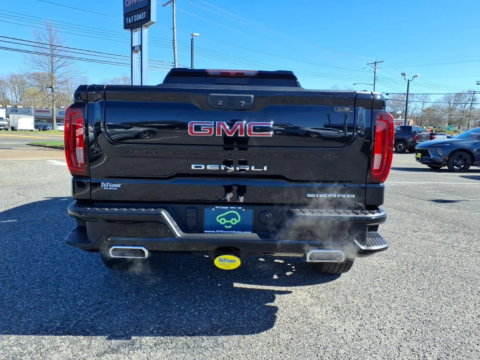 Certified Used 2022 Onyx Black GMC Denali image 9