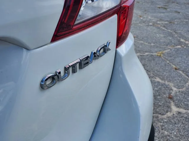 Used 2018 Crystal White P Subaru Premium image 27