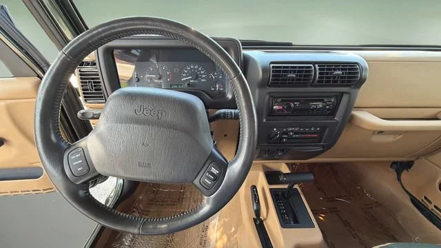 Used 1998 Green Jeep Sahara image 10