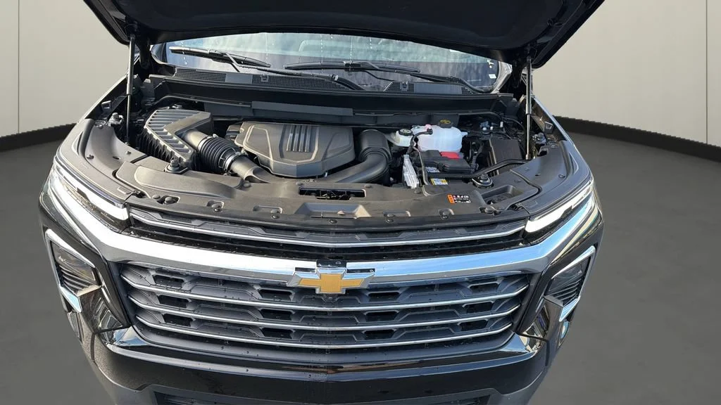 New 2027 Mosaic Black Metallic Chevrolet LT image 9