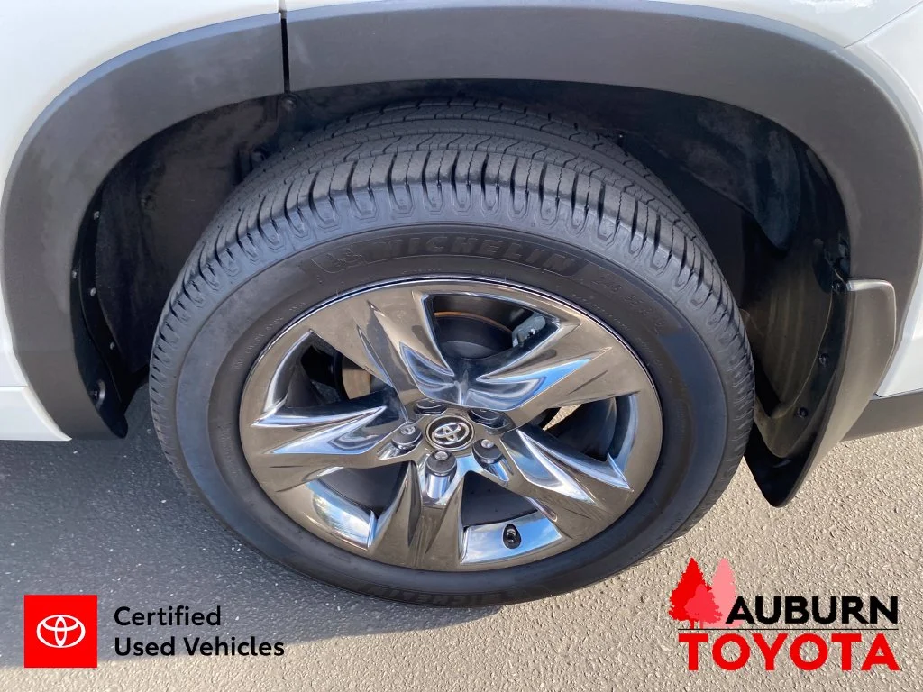 Certified Used 2017 Blizzard Pearl Toyota Limited Platinum image 24