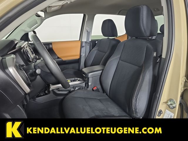 Used 2017  Toyota SR5 image 23