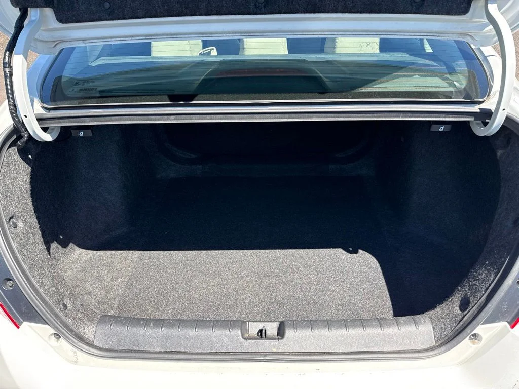 Used 2016 White Orchid Pearl Honda Touring image 21
