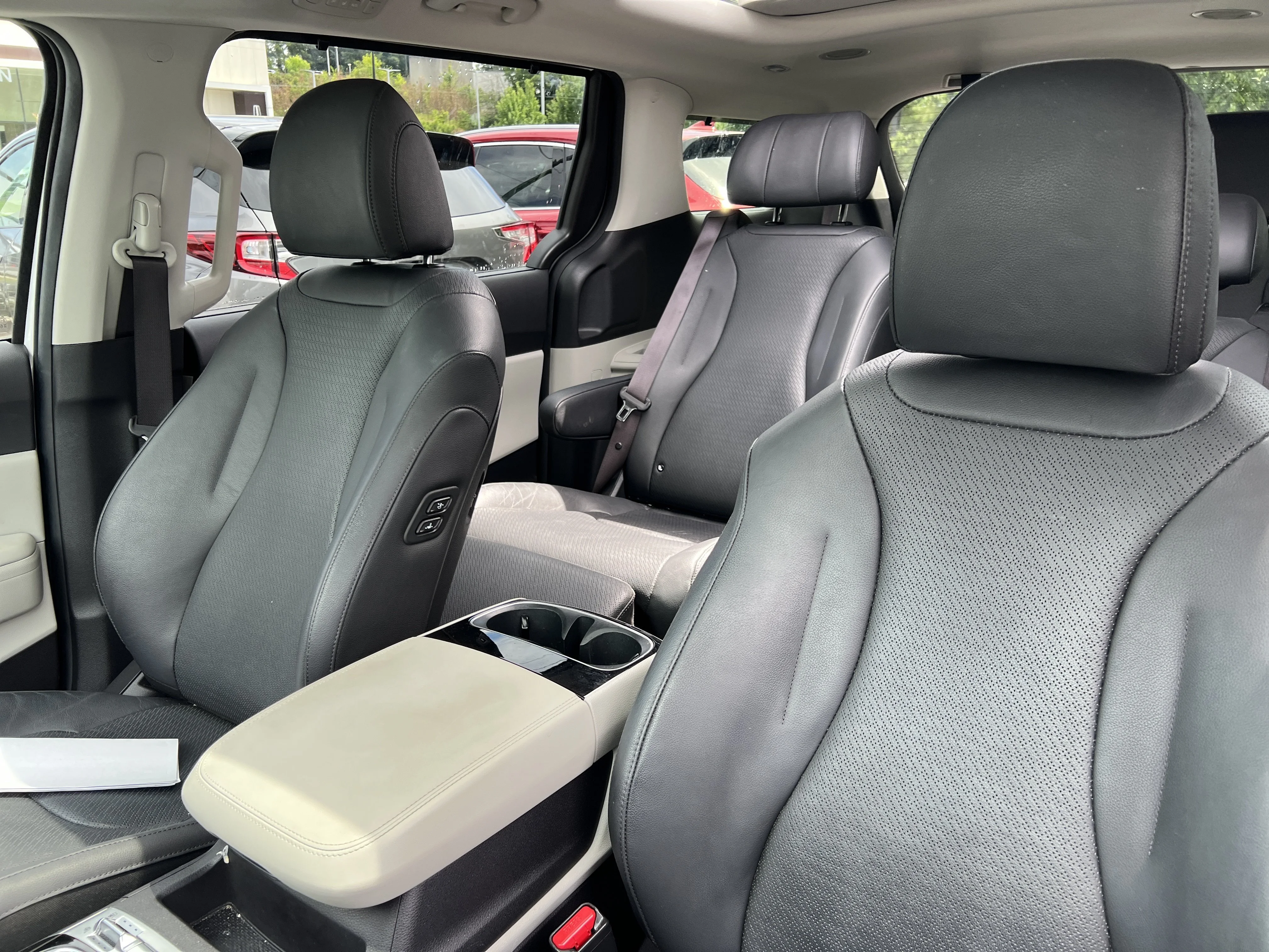 Certified Used 2023 Snow White Pearl Kia SX Prestige image 9