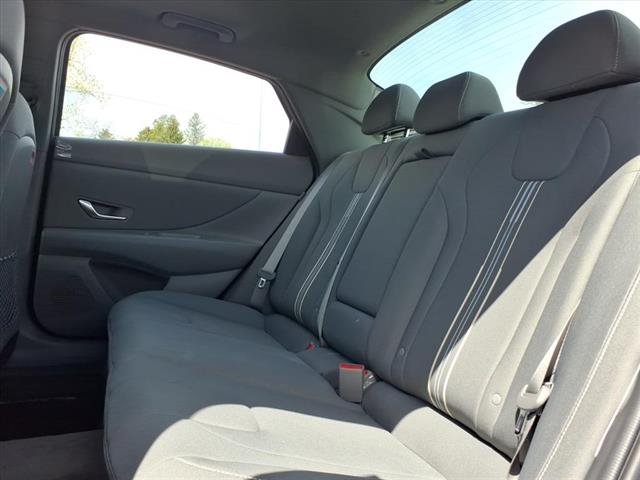 2024 Hyundai Elantra SEL - Photo 11