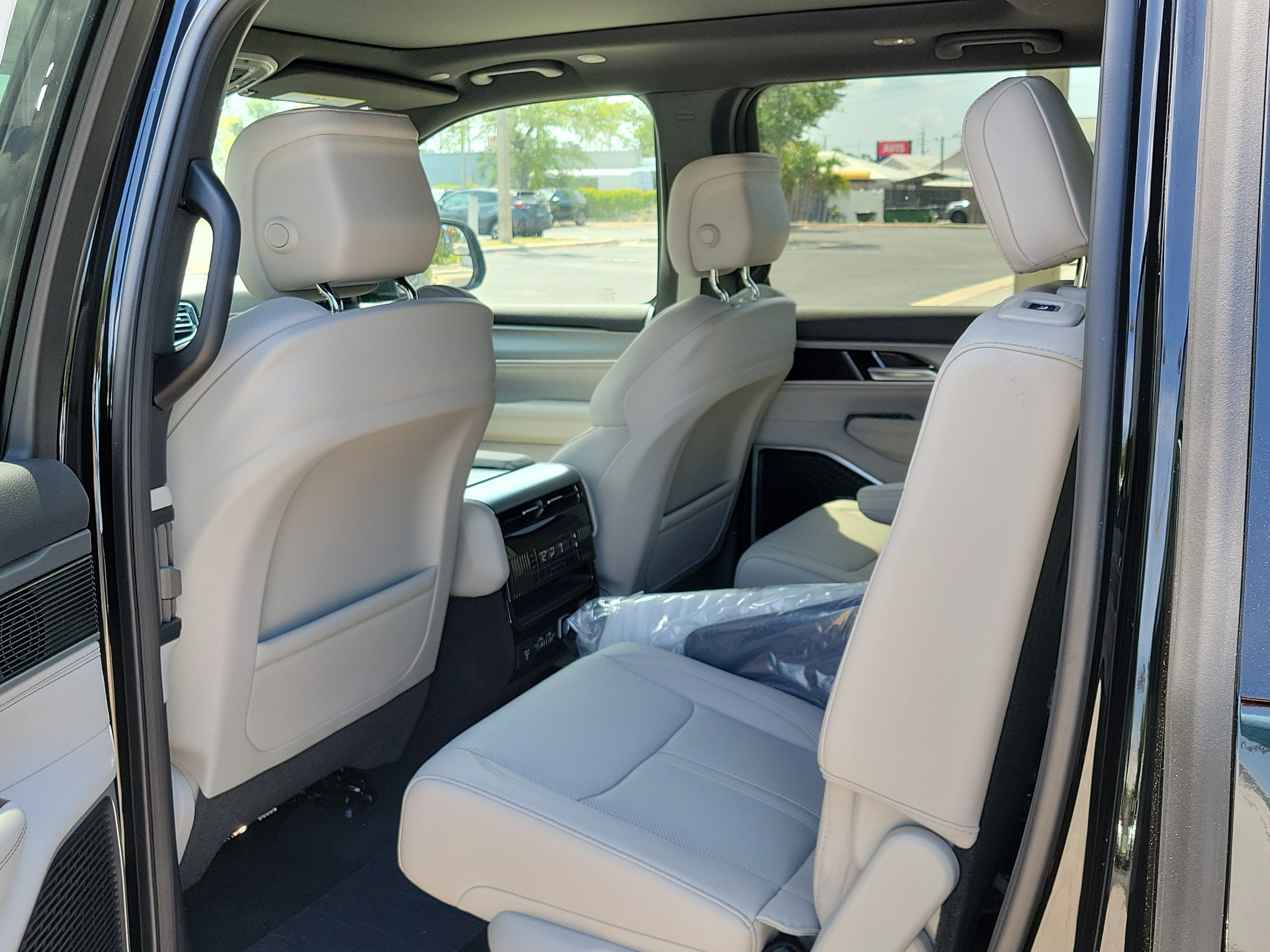 New 2026 High Gloss Black Exterior Paint Jeep  image 11