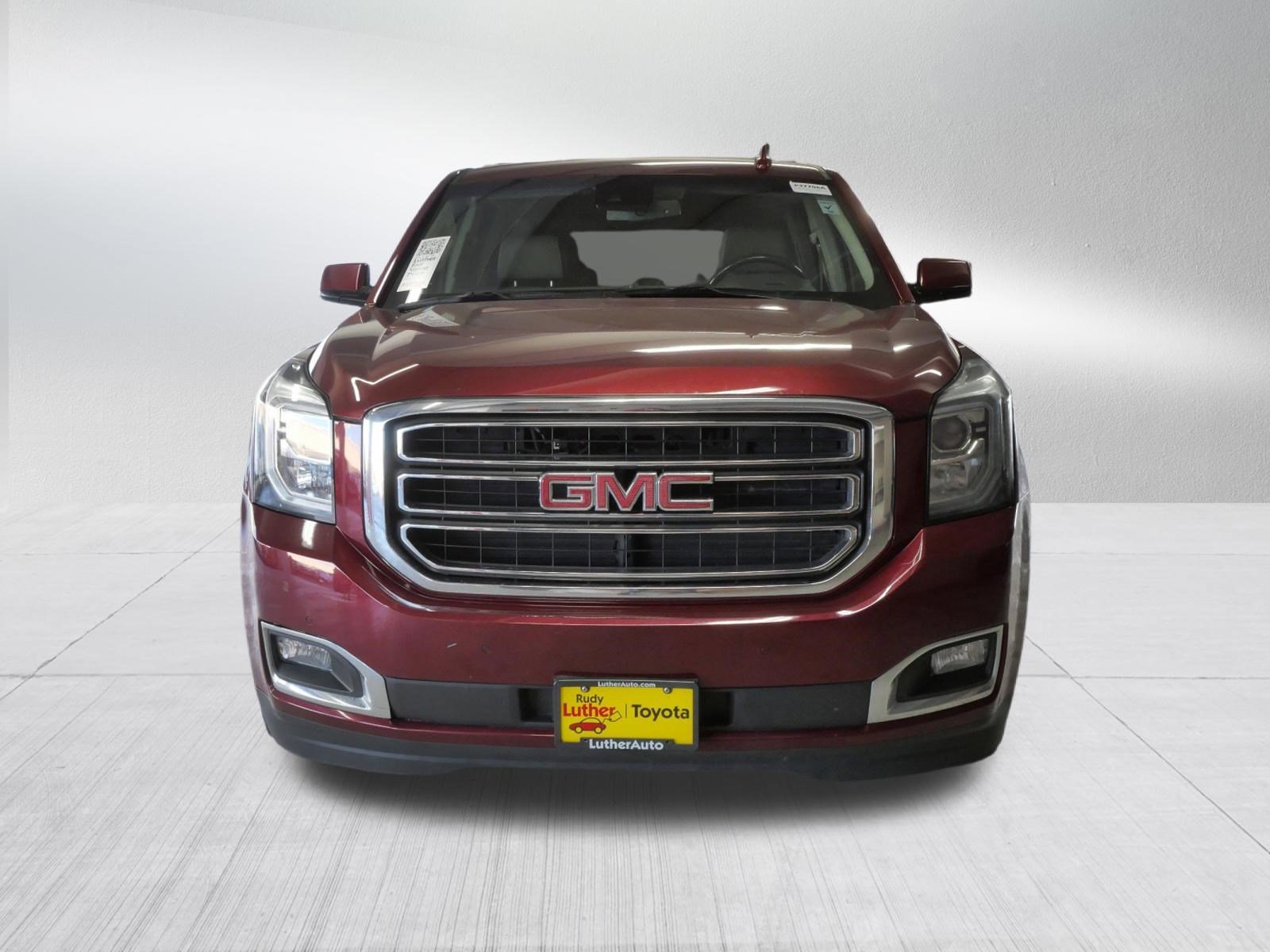 Used 2018 GMC Yukon SLT with VIN 1GKS2BKCXJR253379 for sale in Golden Valley, Minnesota