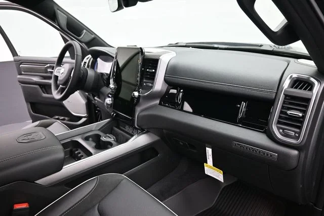 New 2026 Diamond Black Crystal Pearl-Coat Exterior Paint RAM Laramie image 18