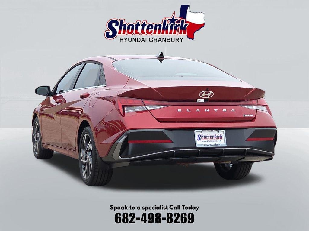 2025 Hyundai Elantra Limited - Photo 8