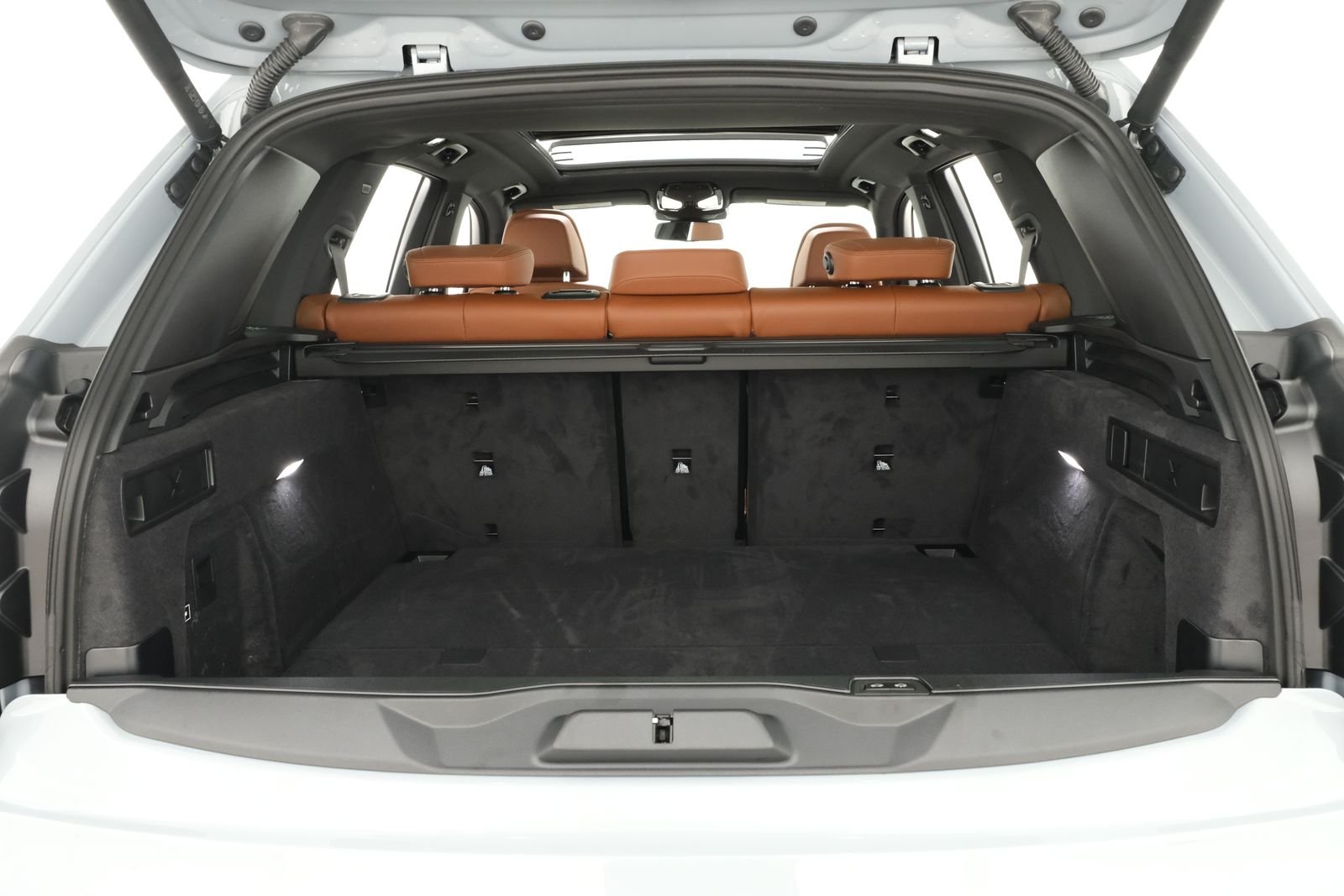 New 2026 Brooklyn Grey Metallic BMW xDrive50e image 37