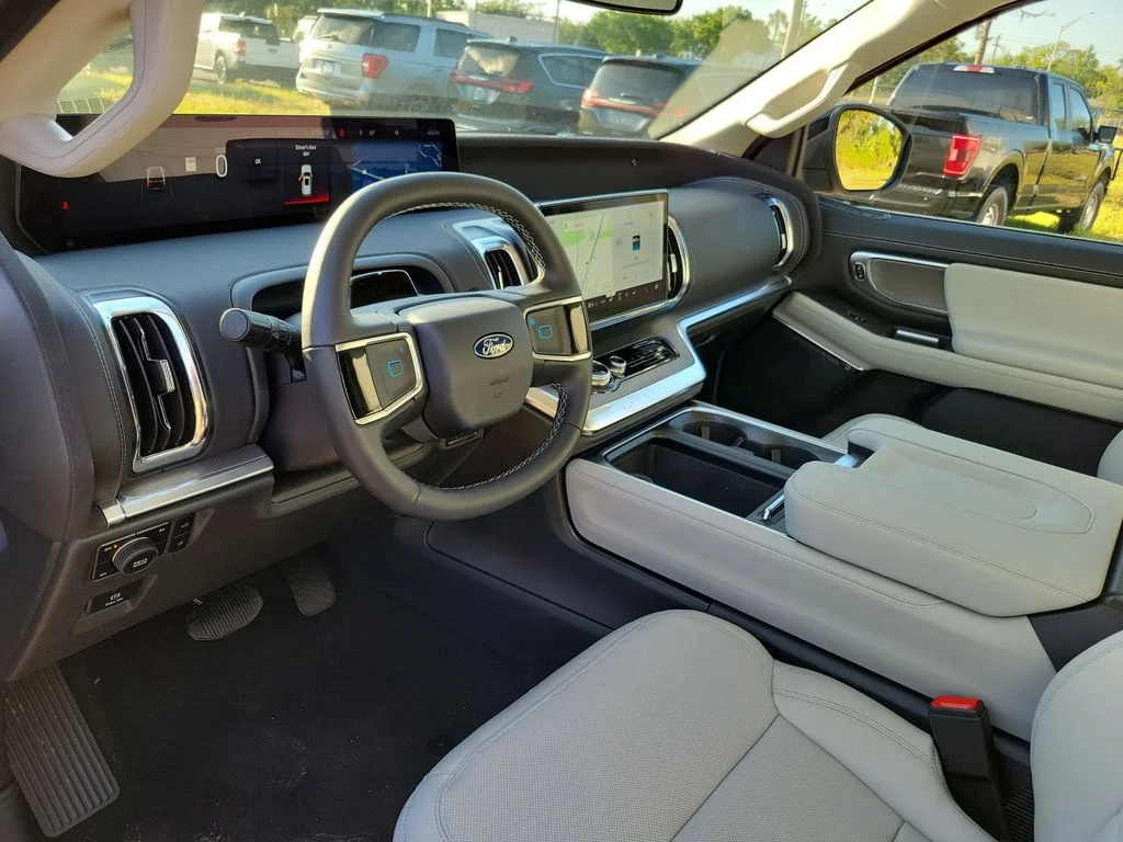 New 2026 Dark Matter Gray Metallic Ford MAX Platinum® image 8