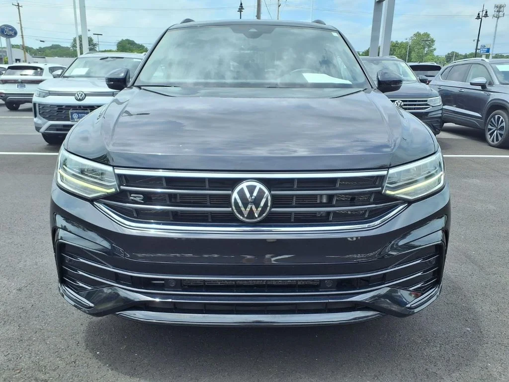 Certified Used 2022 Black Volkswagen 2.0T SE R-Line Black image 6