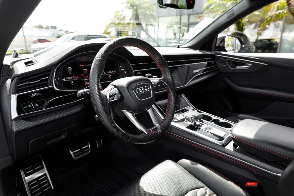 Used 2023  Audi 4.0T image 9