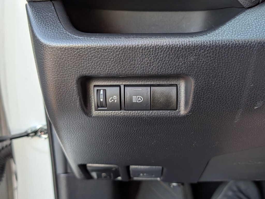 2021 Toyota RAV4 LE - Photo 30