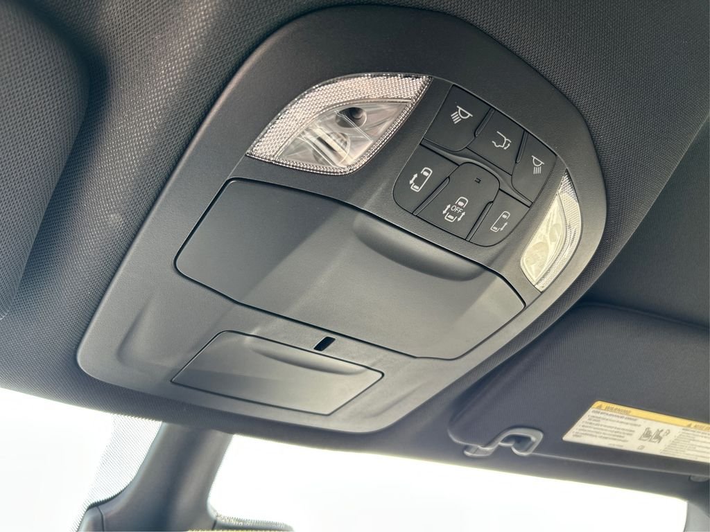 2025 Chrysler Voyager LX - Photo 45