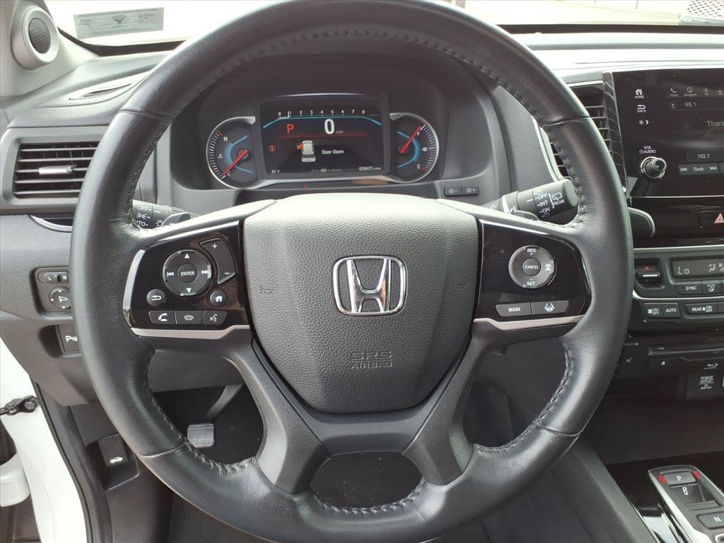 Used 2022 Platinum White Pearl Honda Touring 7-Passenger image 16