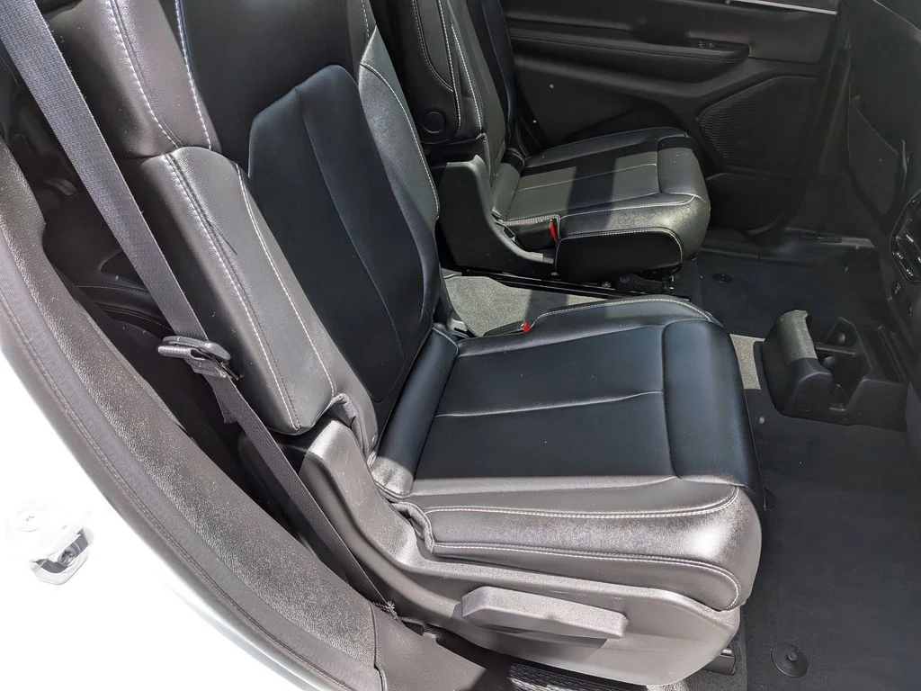 Used 2023 White Jeep Limited image 29
