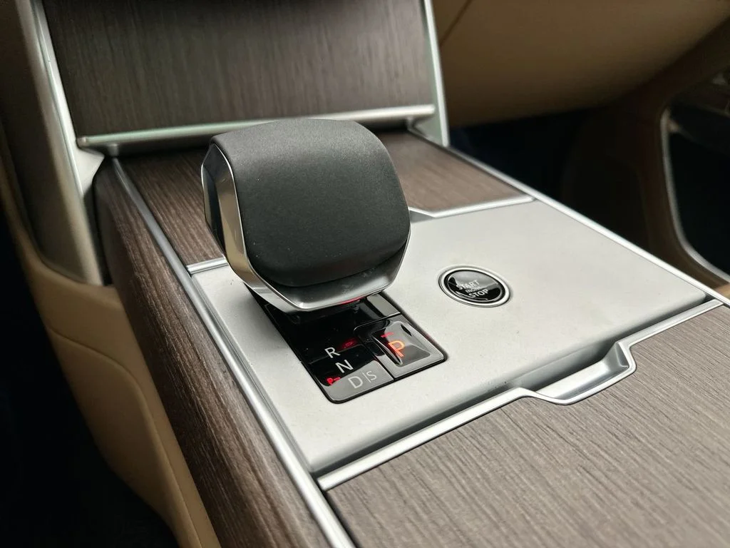 2026 Land Rover Range Rover SE - Photo 12