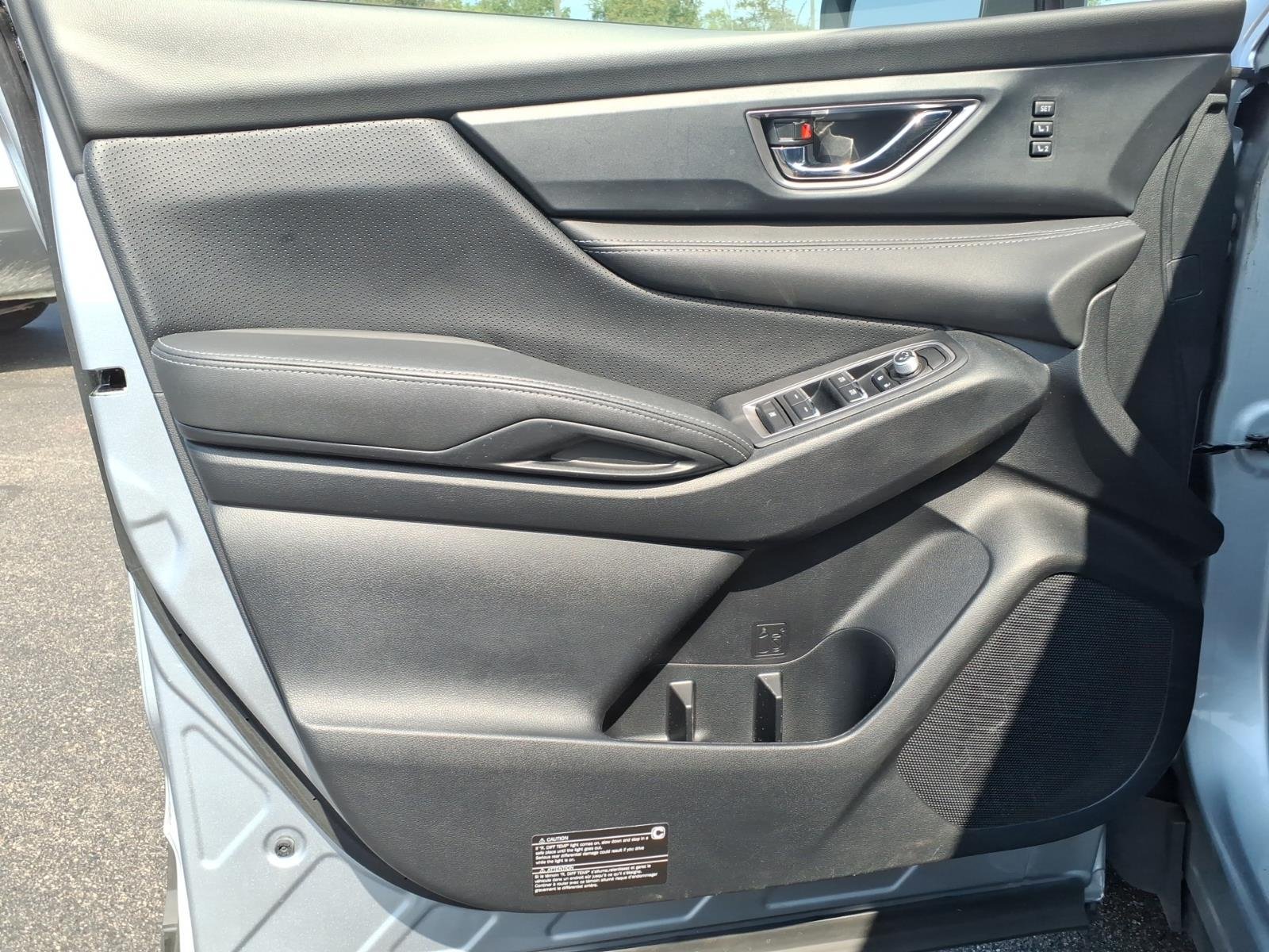 Used 2023 Ice Silver Metallic Subaru Limited 7-Passenger image 10