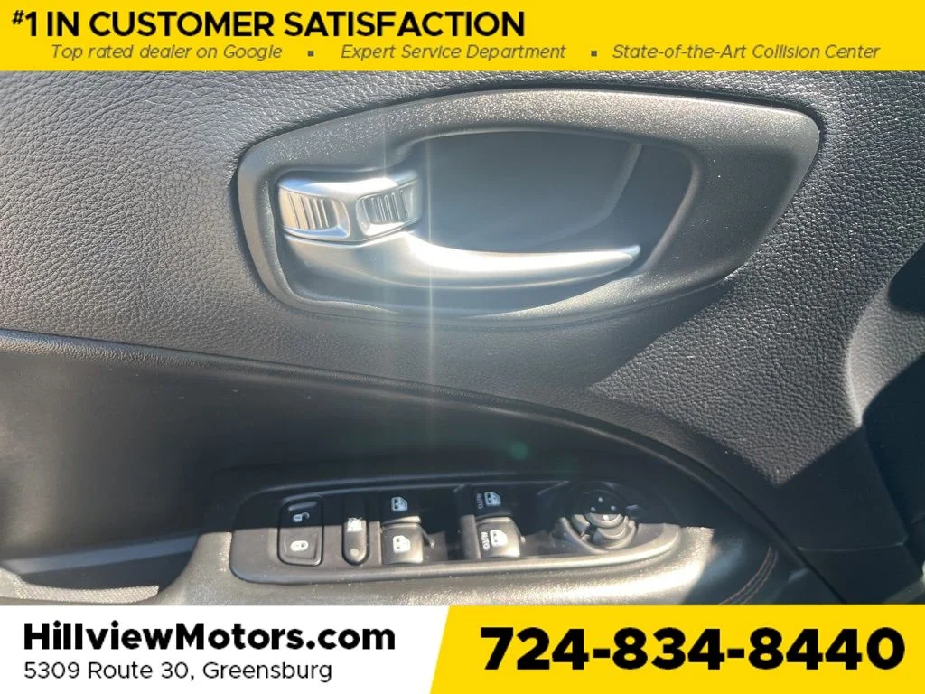 Used 2019 Olive Green Pearlcoat Jeep Limited image 16