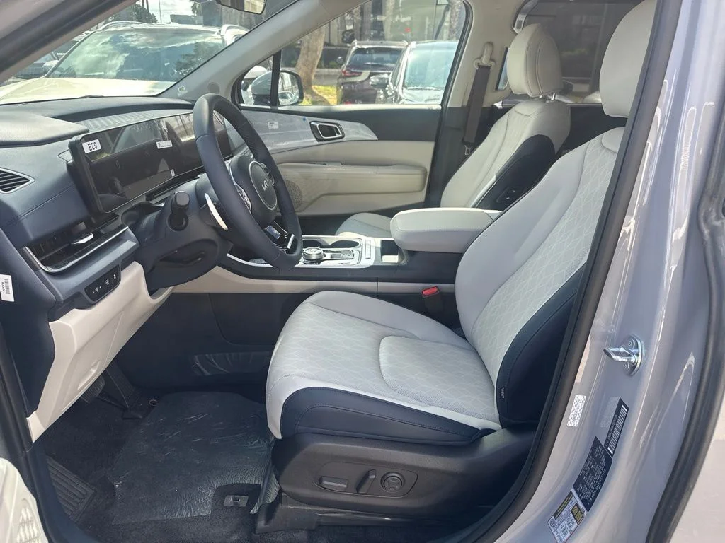 New 2026 White Kia EX image 9