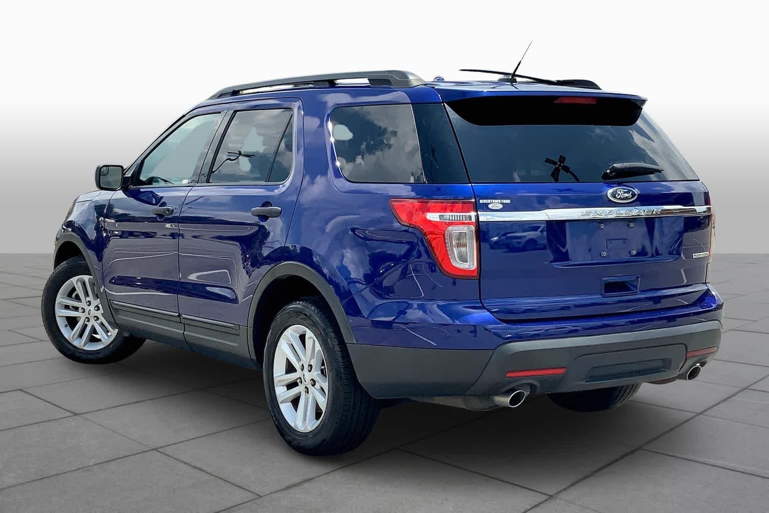 Used 2015 Deep Impact Blue Metallic Ford Base image 12