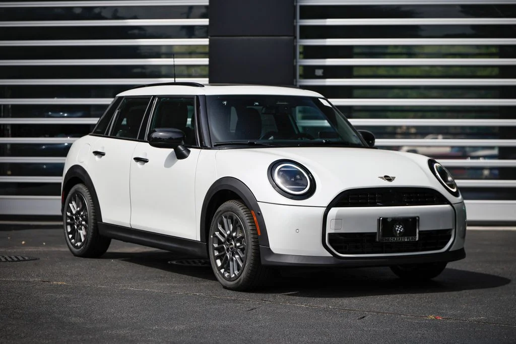 2026 MINI Hardtop's photo