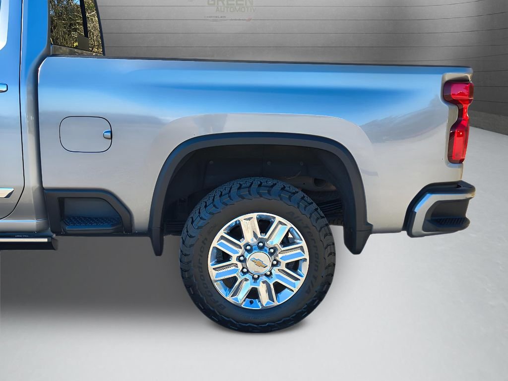 Used 2024 Sterling Gray Metallic Chevrolet High Country Premium Z71 image 3