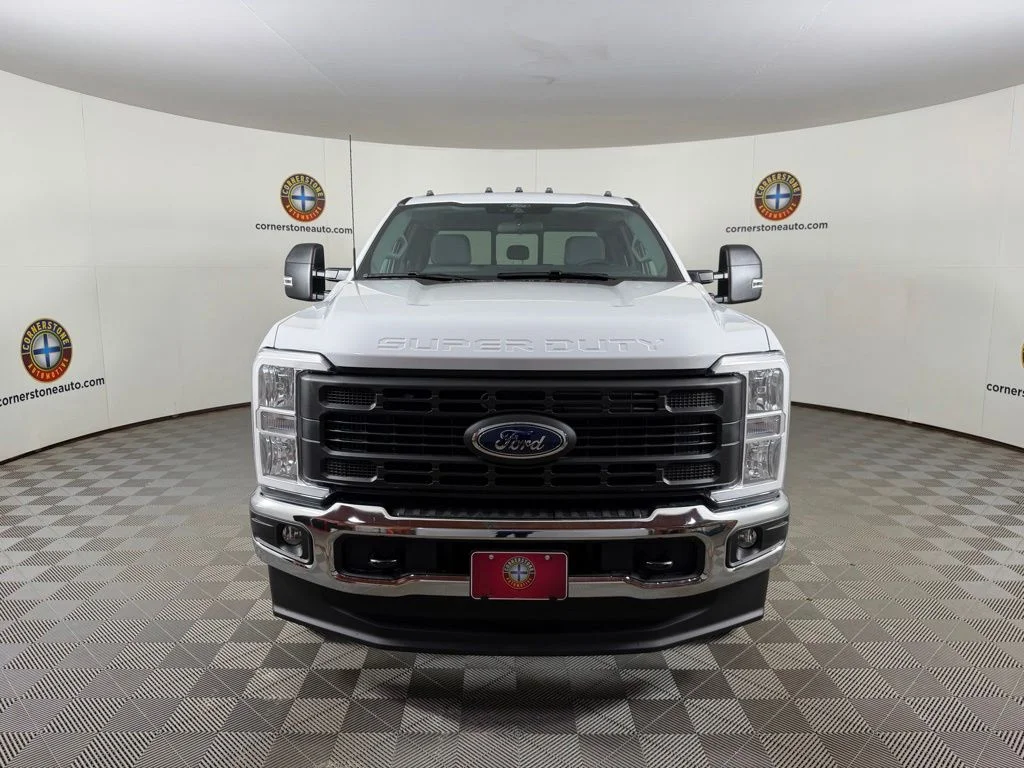 New 2026 Oxford White Ford F-250® XL image 15