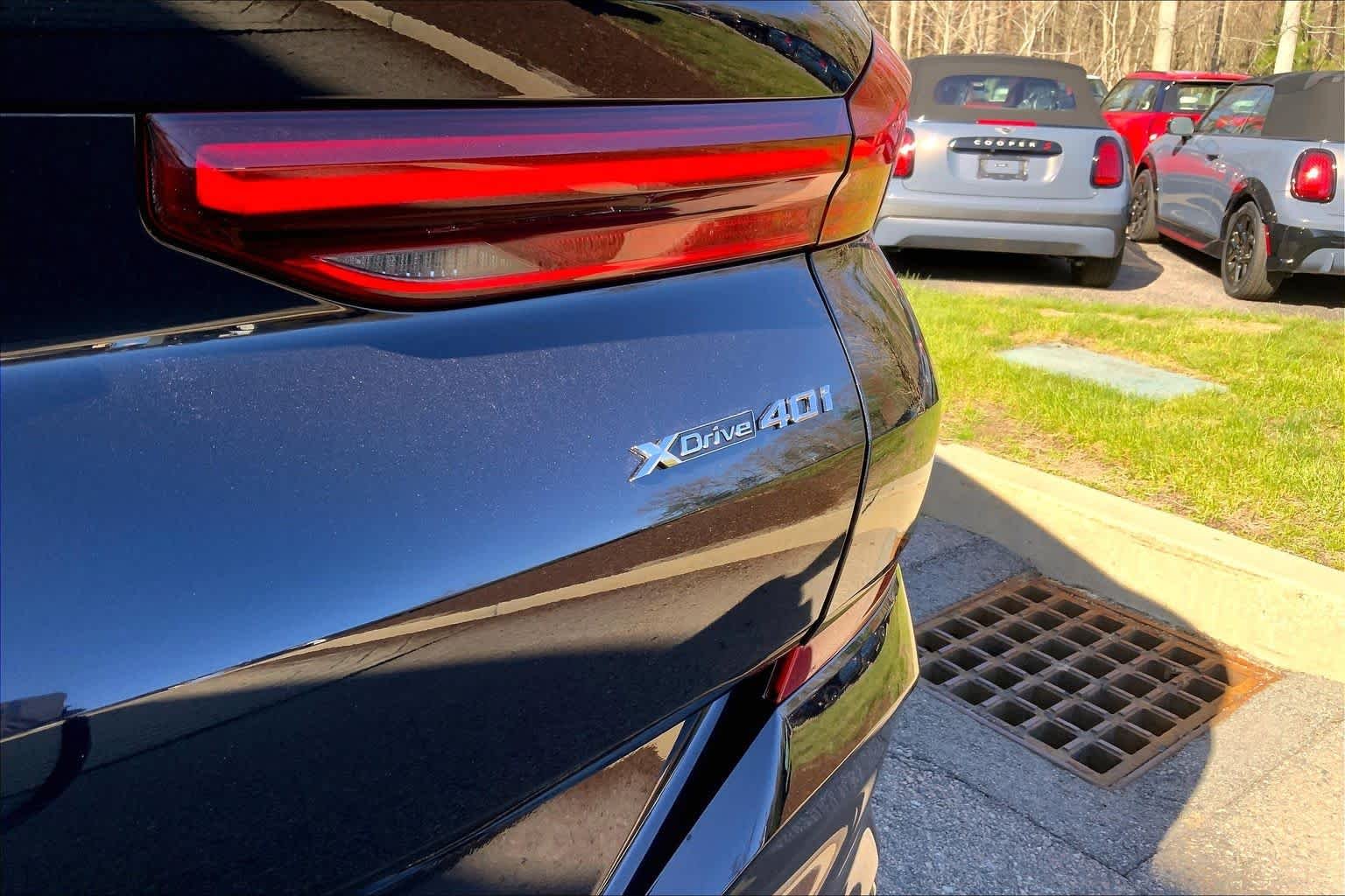 New 2027 Carbon Black Metallic BMW xDrive40i image 15