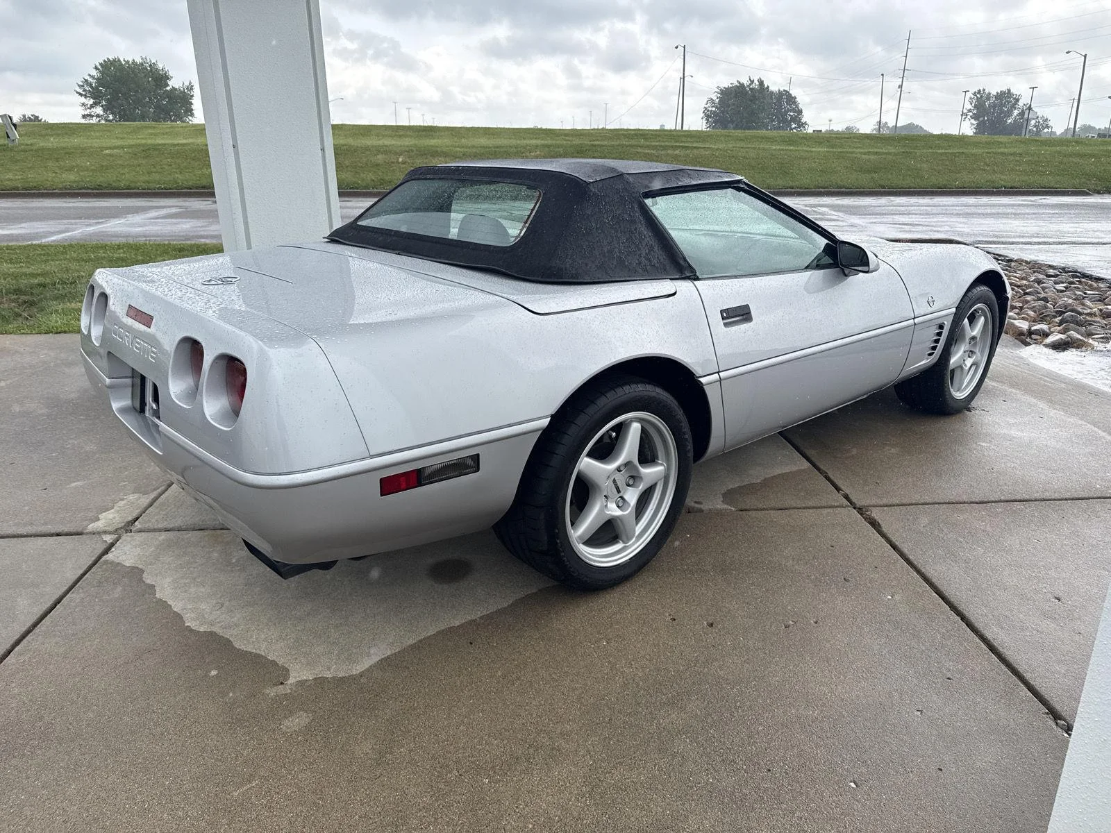 Used 1996 Silver Chevrolet 2DR CONV image 2