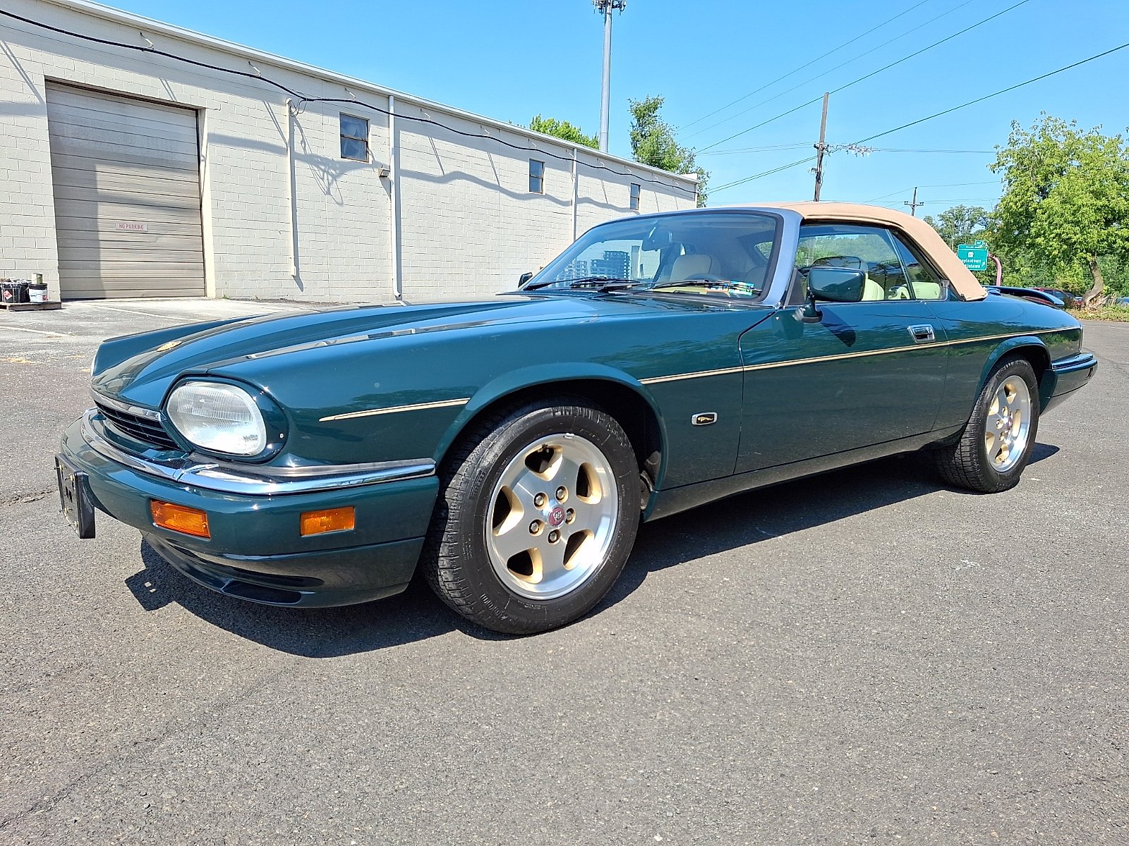 Used 1994 British Racing Green Jaguar 2+2 image 3