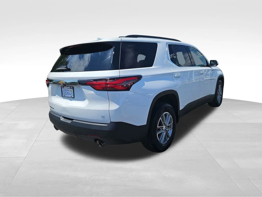 Used 2023 Summit White Chevrolet LT Cloth image 4