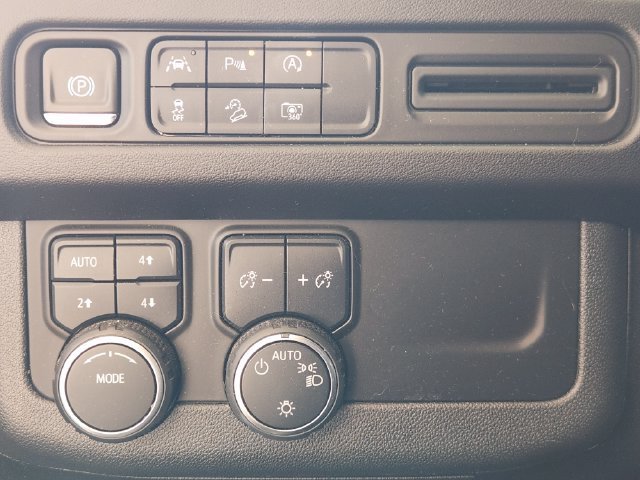 2023 Chevrolet Suburban Z71 - Photo 20