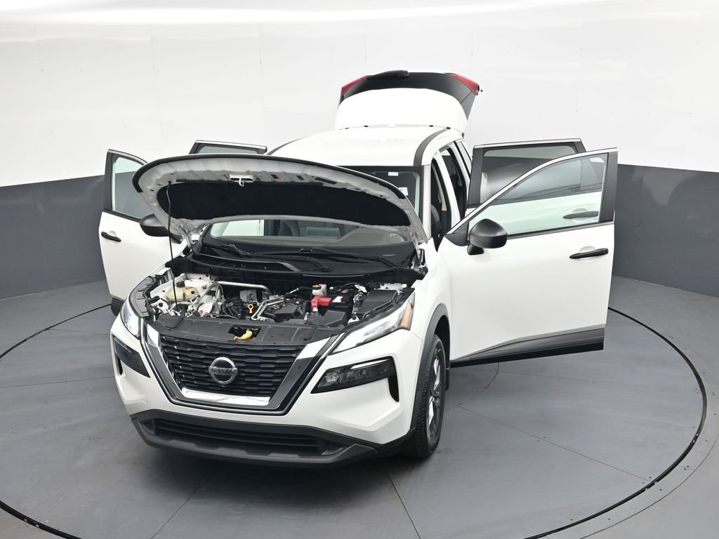 Used 2021 White Nissan S image 51