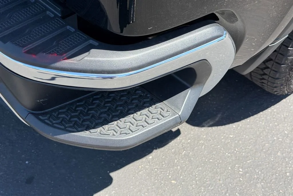 New 2026 Onyx Black GMC SLE image 9
