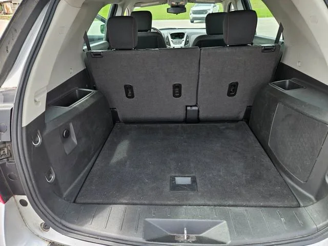 Used 2016 SILVER ICE METALLIC Chevrolet L image 20
