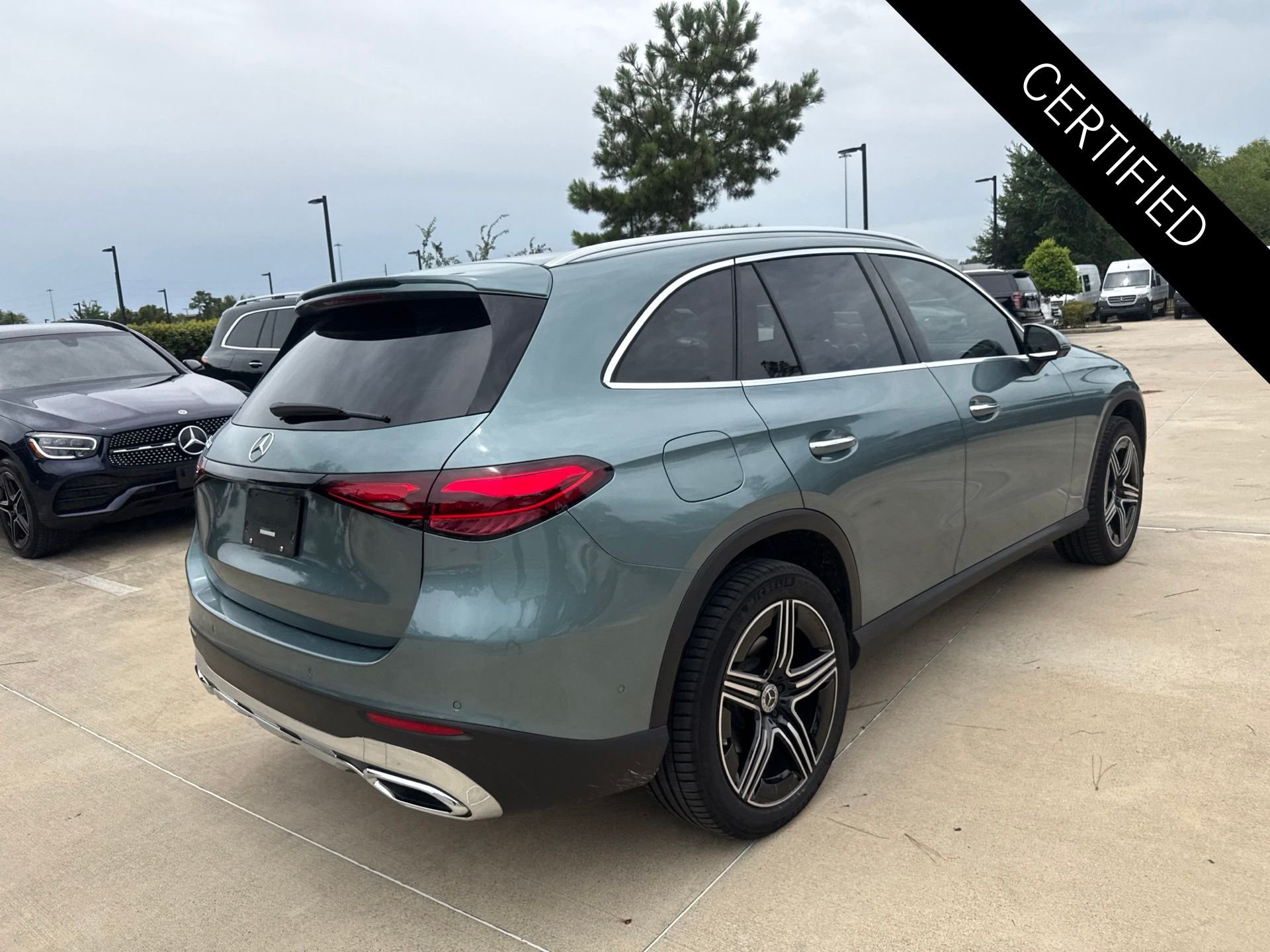 Certified Used 2026 Verde Silver Metallic Mercedes-Benz GLC 300 image 4