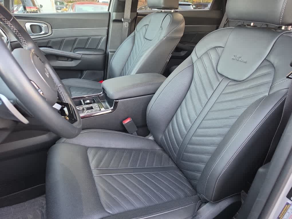 Used 2025 Wolf Gray Kia X-Line SX Prestige image 17