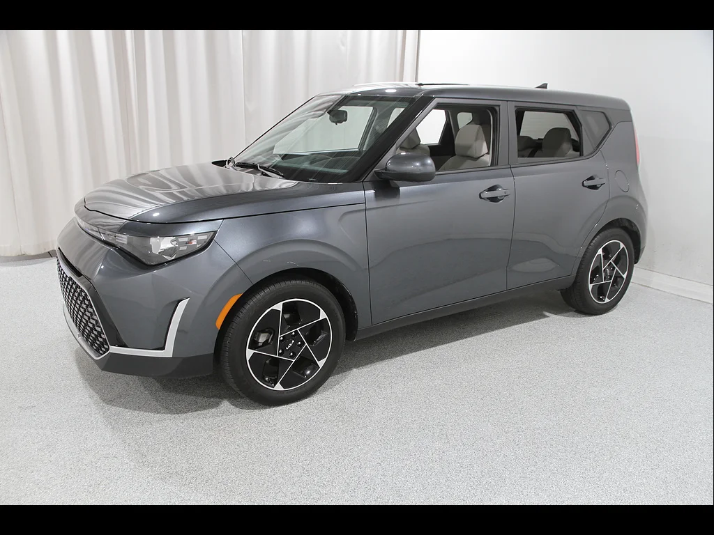 Used 2024 Gravity Gray Kia EX image 3