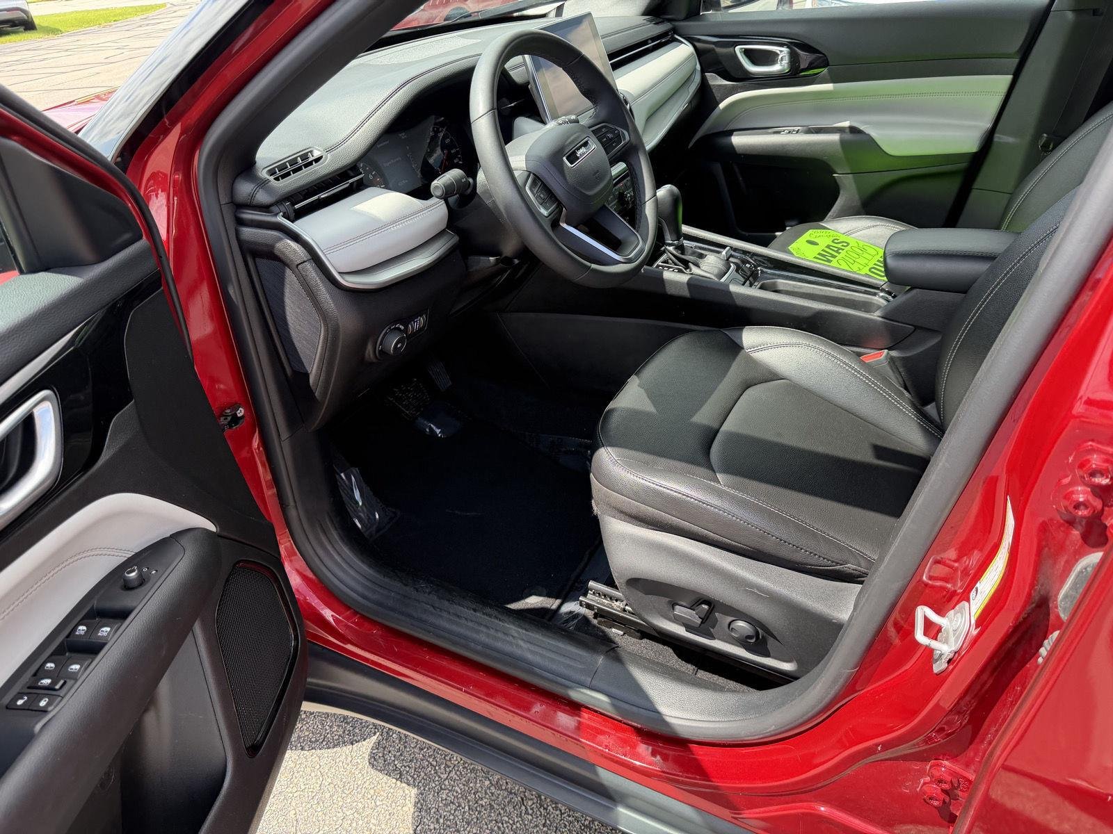 2025 Jeep Compass Limited - Photo 11