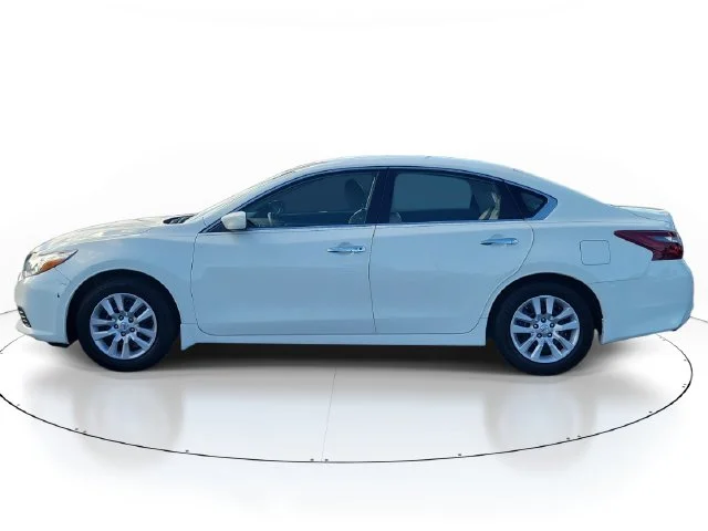 Used 2018 Nissan Altima S with VIN 1N4AL3AP1JC269512 for sale in South Holland, IL