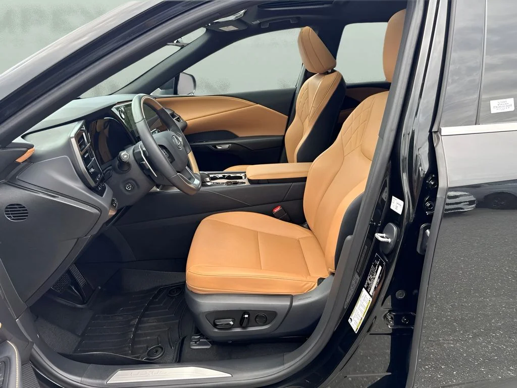 Used 2025 Black Lexus 350 Premium image 5