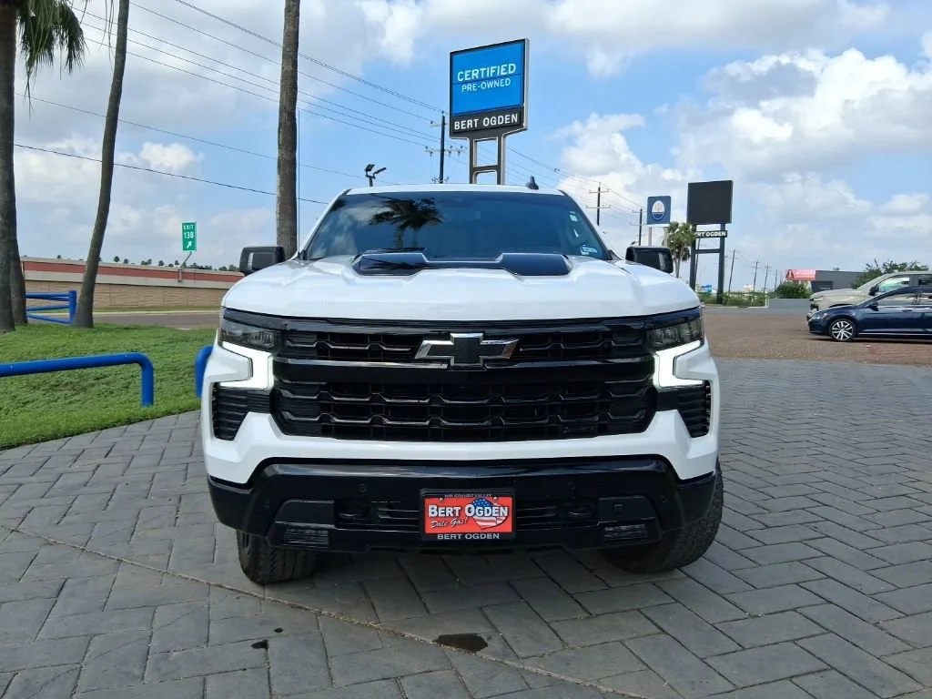 Used 2025 Summit White Chevrolet LT Trail Boss image 2